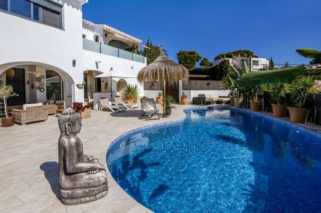 3 soveværelse Villa til salg i Casco Urbano, Teulada-Moraira med swimmingpool - € 799.000 (Ref: 8596998)