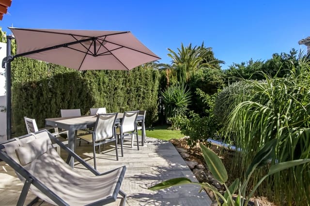 3 soveværelse Villa til salg i Casco Urbano, Teulada-Moraira med swimmingpool - € 799.000 (Ref: 8596998)