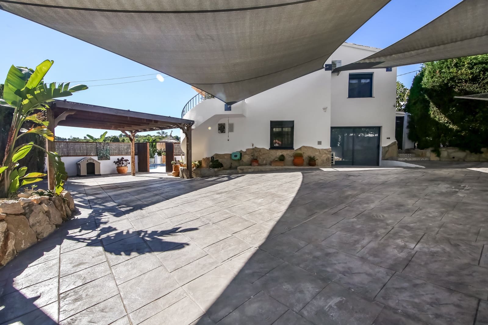 3 slaapkamer Villa te koop in Moraira met zwembad - € 799.000 (Ref: 8596998)