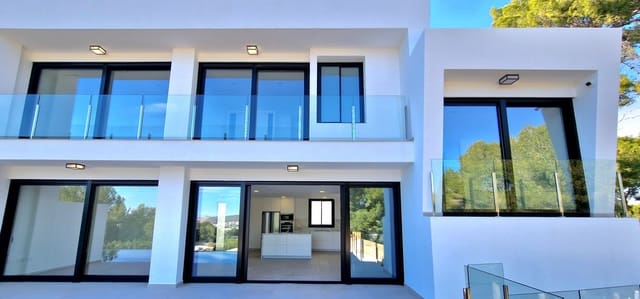 3 soveværelse Semi-Rækkehus til salg i Casco Urbano, Teulada-Moraira med swimmingpool - € 690.000 (Ref: 8658056)