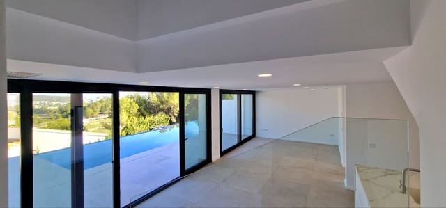 3 soveværelse Semi-Rækkehus til salg i Casco Urbano, Teulada-Moraira med swimmingpool - € 690.000 (Ref: 8658056)
