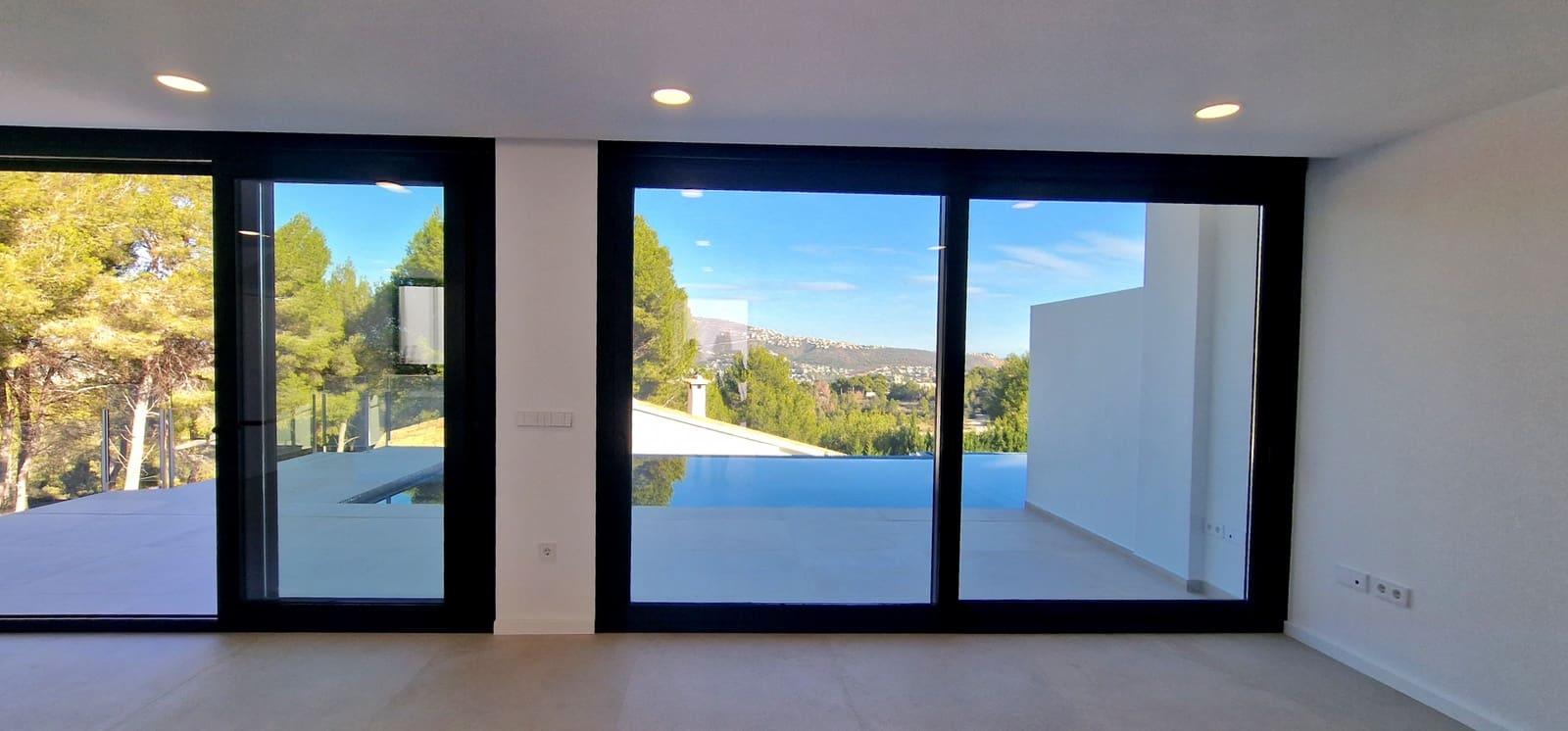 3 soveværelse Semi-Rækkehus til salg i Moraira med swimmingpool - € 690.000 (Ref: 8658056)
