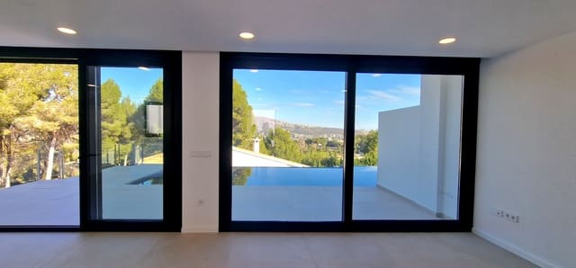 3 soveværelse Semi-Rækkehus til salg i Casco Urbano, Teulada-Moraira med swimmingpool - € 690.000 (Ref: 8658056)
