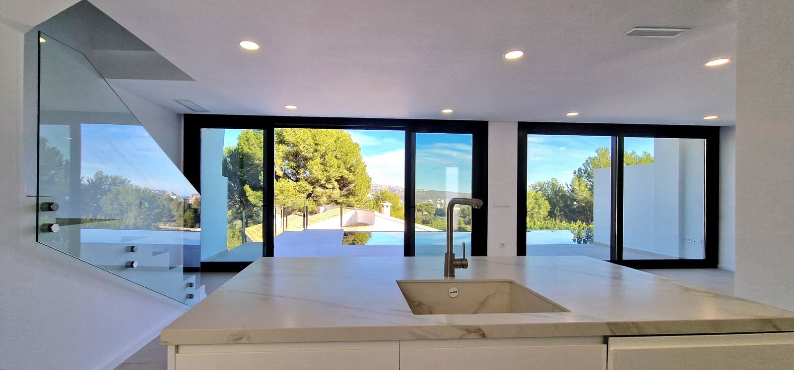 3 soveværelse Semi-Rækkehus til salg i Moraira med swimmingpool - € 690.000 (Ref: 8658056)