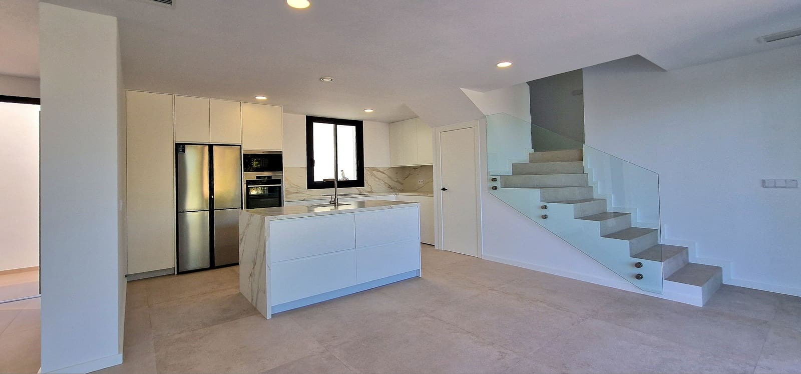 3 soveværelse Semi-Rækkehus til salg i Moraira med swimmingpool - € 690.000 (Ref: 8658056)