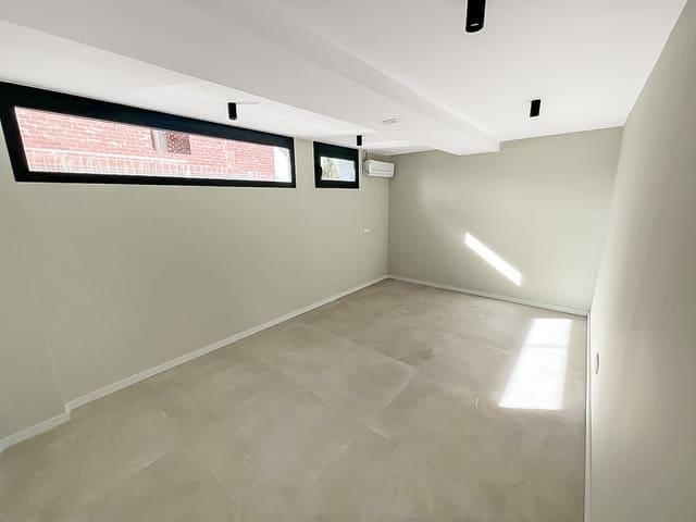 4 slaapkamer Villa te koop in Oliva Pueblo, Oliva met zwembad - € 950.000 (Ref: 8675340)