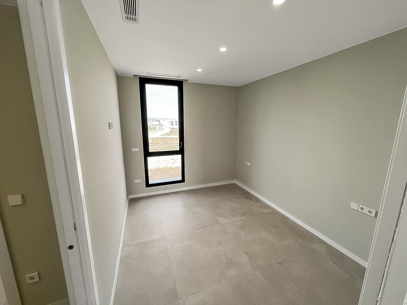 4 soveværelse Villa til salg i Oliva med swimmingpool - € 950.000 (Ref: 8675340)