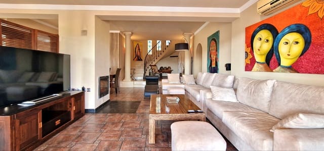 3 soveværelse Villa til salg i Casco Urbano, Teulada-Moraira med swimmingpool - € 899.000 (Ref: 8703468)