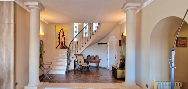 3 slaapkamer Villa te koop in Casco Urbano, Teulada-Moraira met zwembad - € 998.000 (Ref: 8703468)