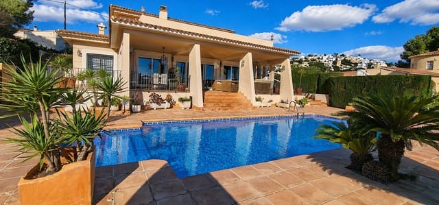 3 sypialnia Willa na sprzedaż w Casco Urbano, Teulada-Moraira z basenem - 899 000 € (Ref: 8703468)