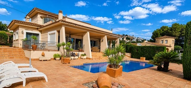 3 sypialnia Willa na sprzedaż w Casco Urbano, Teulada-Moraira z basenem - 899 000 € (Ref: 8703468)