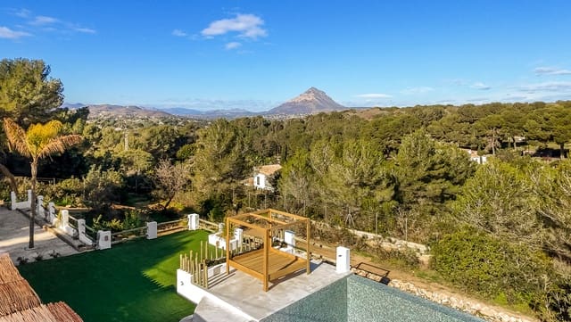 5 chambre Villa/Maison à vendre à Centro ciudad, Javea / Xàbia avec piscine - 1 250 000 € (Ref: 8769771)