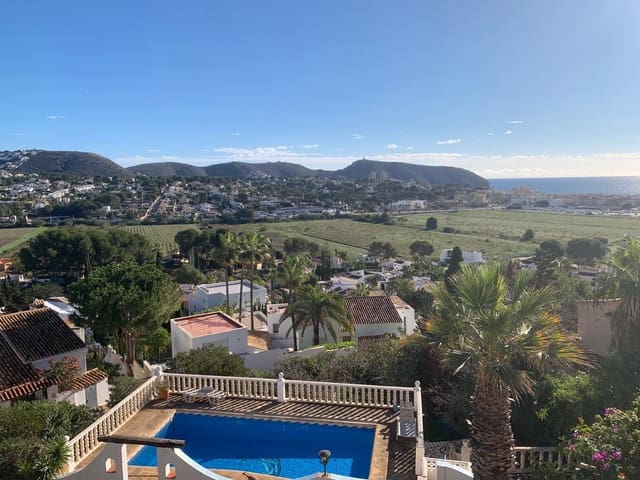 Chalet de 5 habitaciones en Casco Urbano, Teulada-Moraira en venta con piscina - 1.790.000 € (Ref: 8791616)