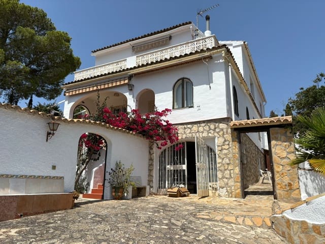 Chalet de 5 habitaciones en Casco Urbano, Teulada-Moraira en venta con piscina - 1.790.000 € (Ref: 8791616)