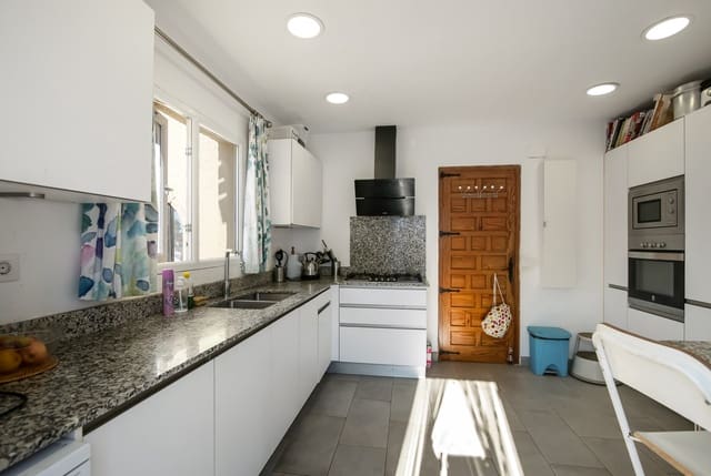 3 sypialnia Willa na sprzedaż w Centro ciudad, Javea / Xàbia z basenem - 745 000 € (Ref: 8816903)