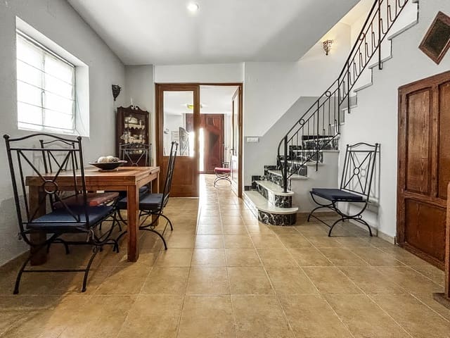 4 bedroom Townhouse for sale in Oliva Pueblo, Oliva - € 229,995 (Ref: 8837586)