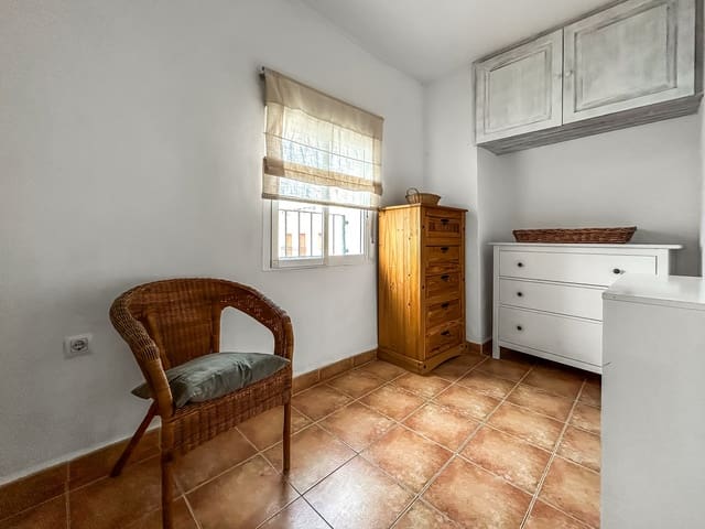 4 bedroom Townhouse for sale in Oliva Pueblo, Oliva - € 229,995 (Ref: 8837586)