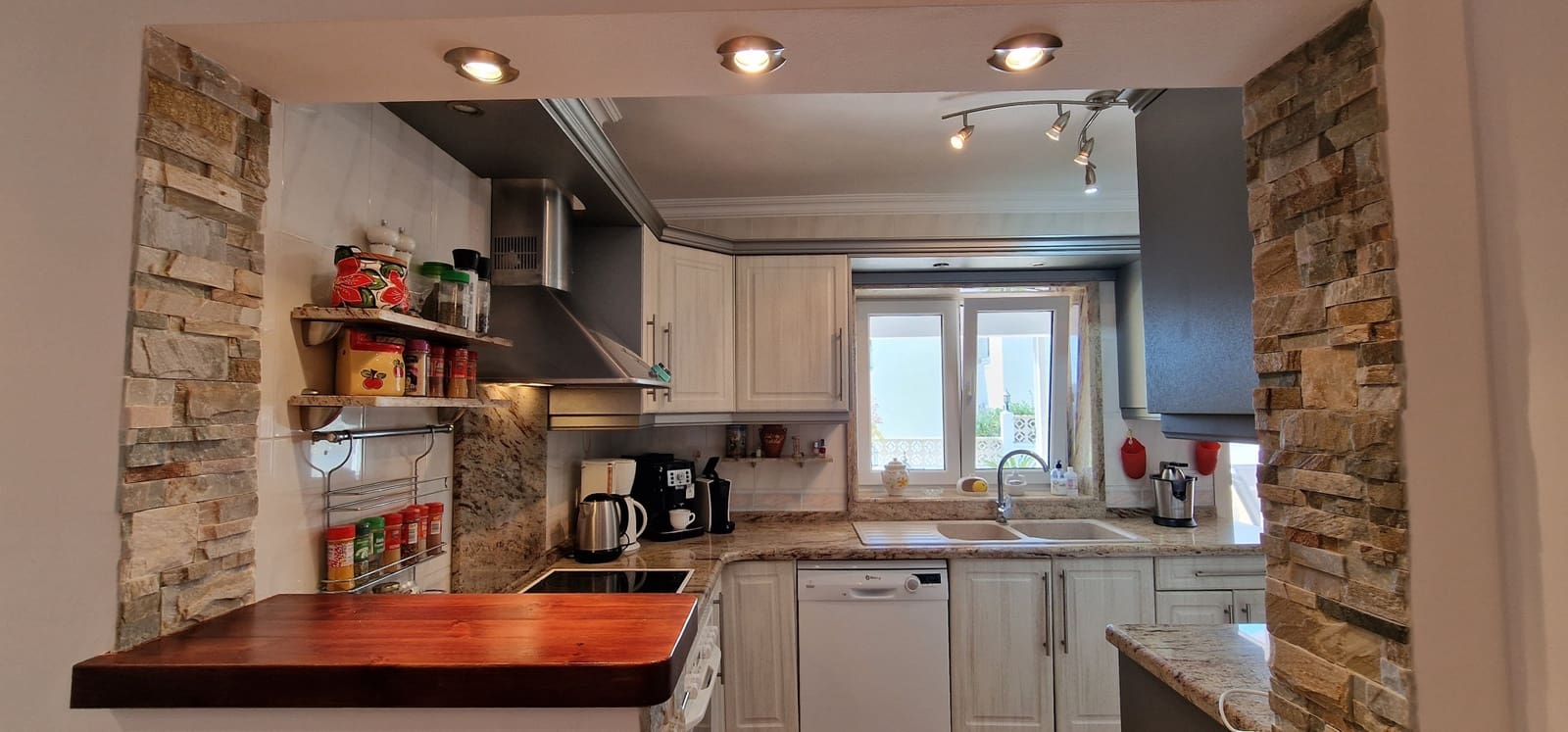 4 soveværelse Villa til salg i Moraira med swimmingpool - € 665.000 (Ref: 8923222)