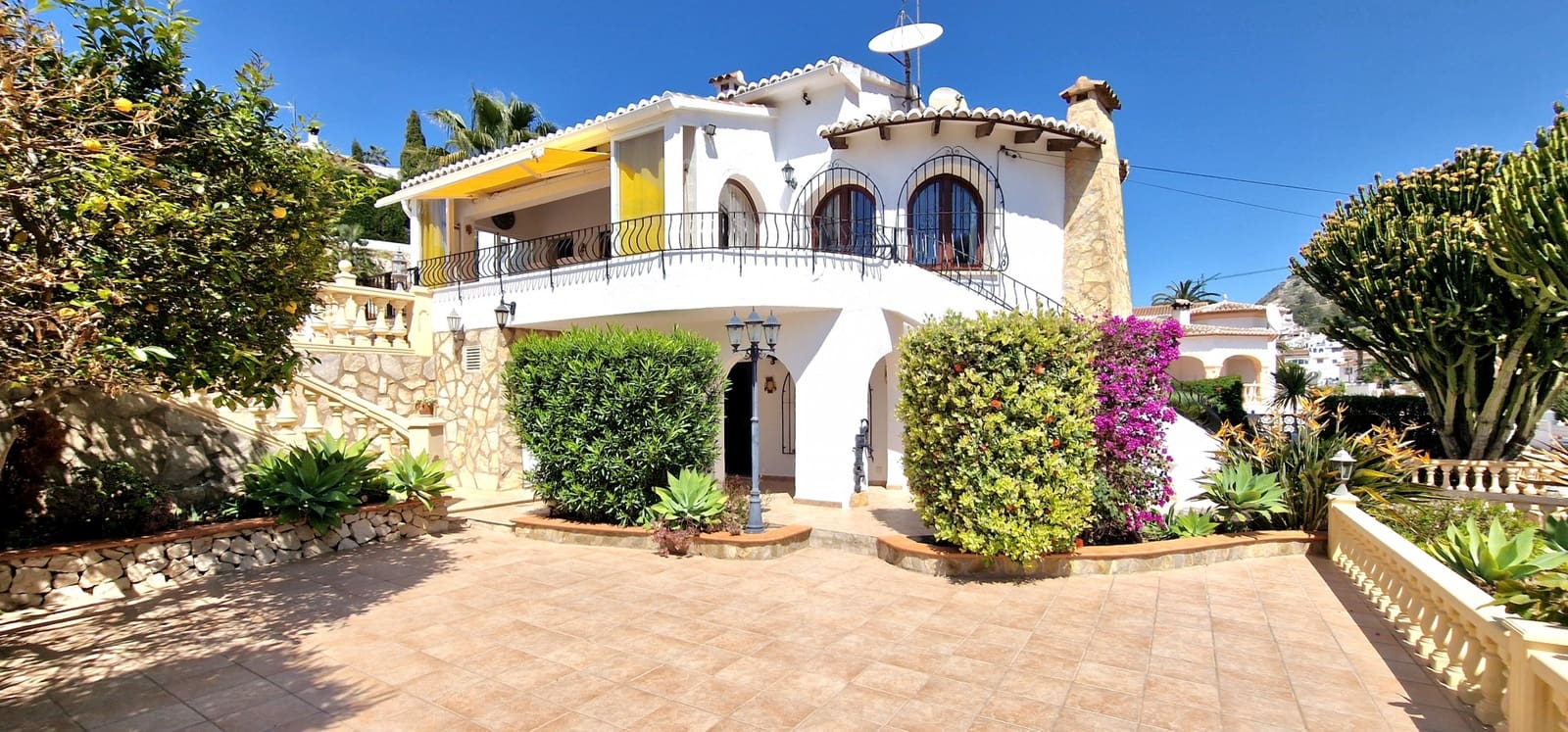 4 soveværelse Villa til salg i Moraira med swimmingpool - € 665.000 (Ref: 8923222)