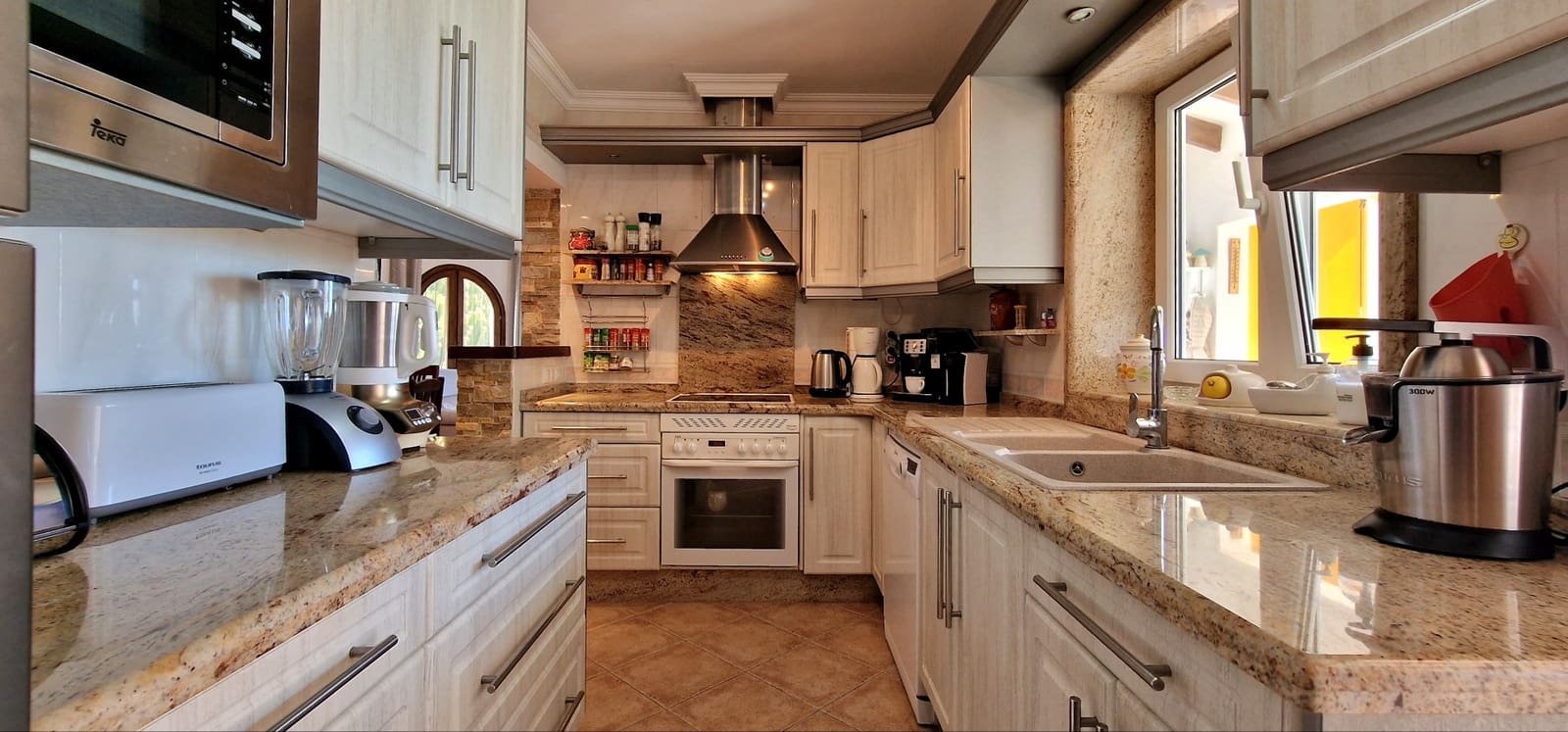 4 soveværelse Villa til salg i Moraira med swimmingpool - € 665.000 (Ref: 8923222)