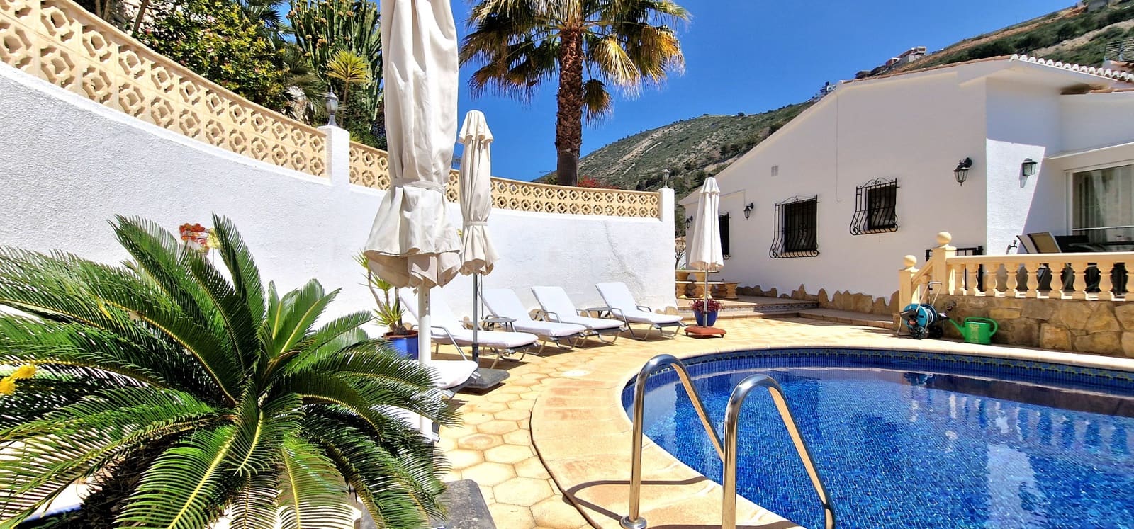 4 soveværelse Villa til salg i Moraira med swimmingpool - € 665.000 (Ref: 8923222)