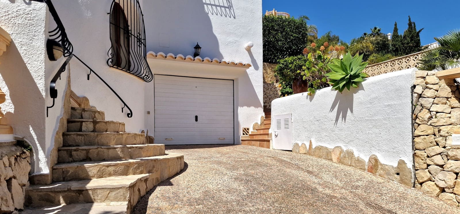 4 soveværelse Villa til salg i Moraira med swimmingpool - € 665.000 (Ref: 8923222)