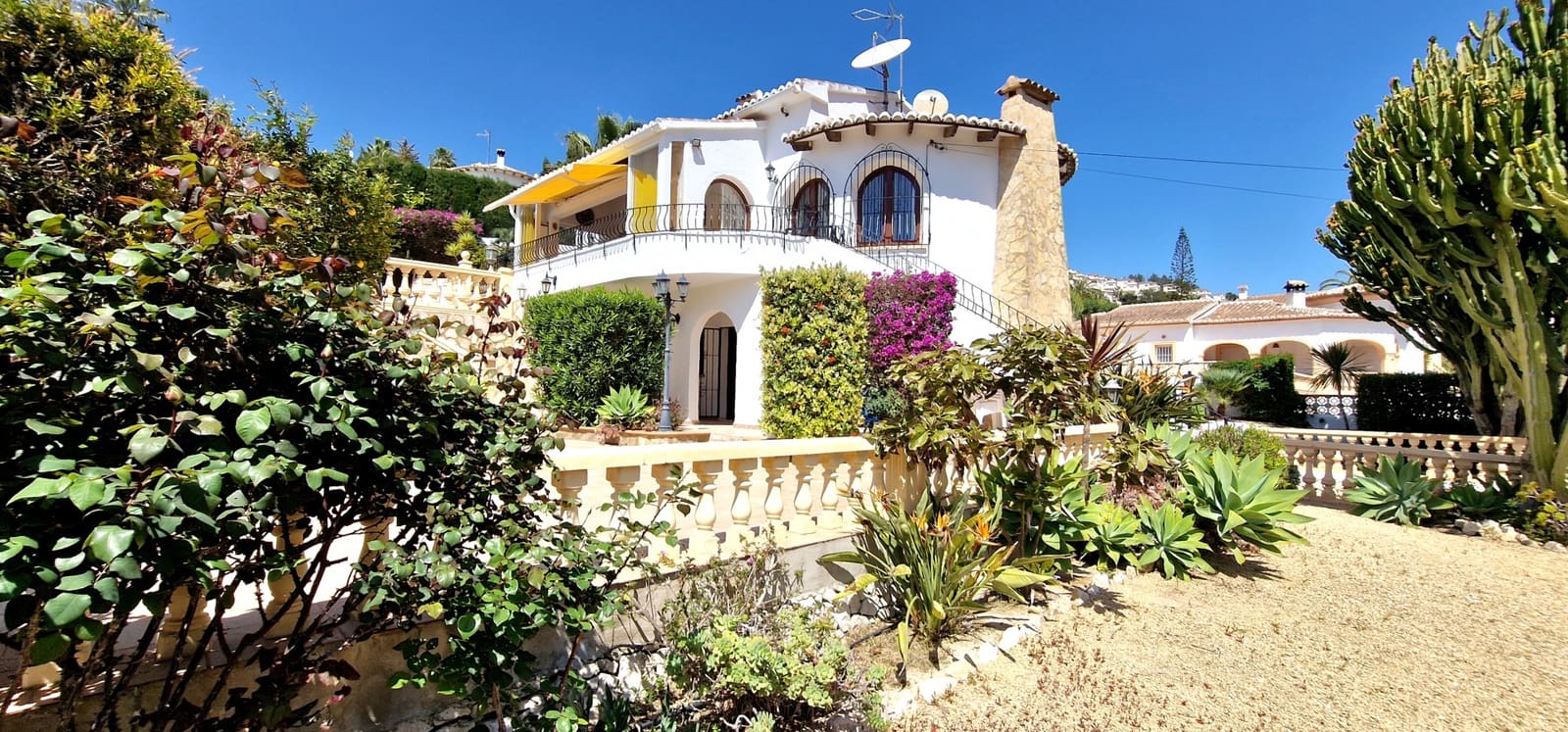 4 soveværelse Villa til salg i Moraira med swimmingpool - € 665.000 (Ref: 8923222)