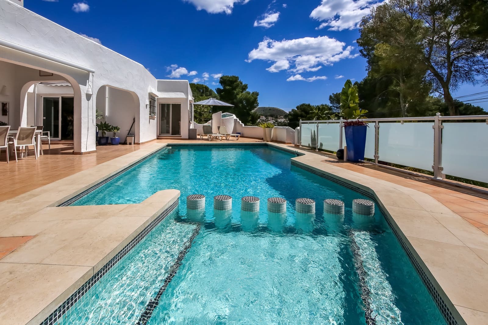 5 soveværelse Villa til salg i Moraira med swimmingpool - € 1.499.000 (Ref: 8942101)