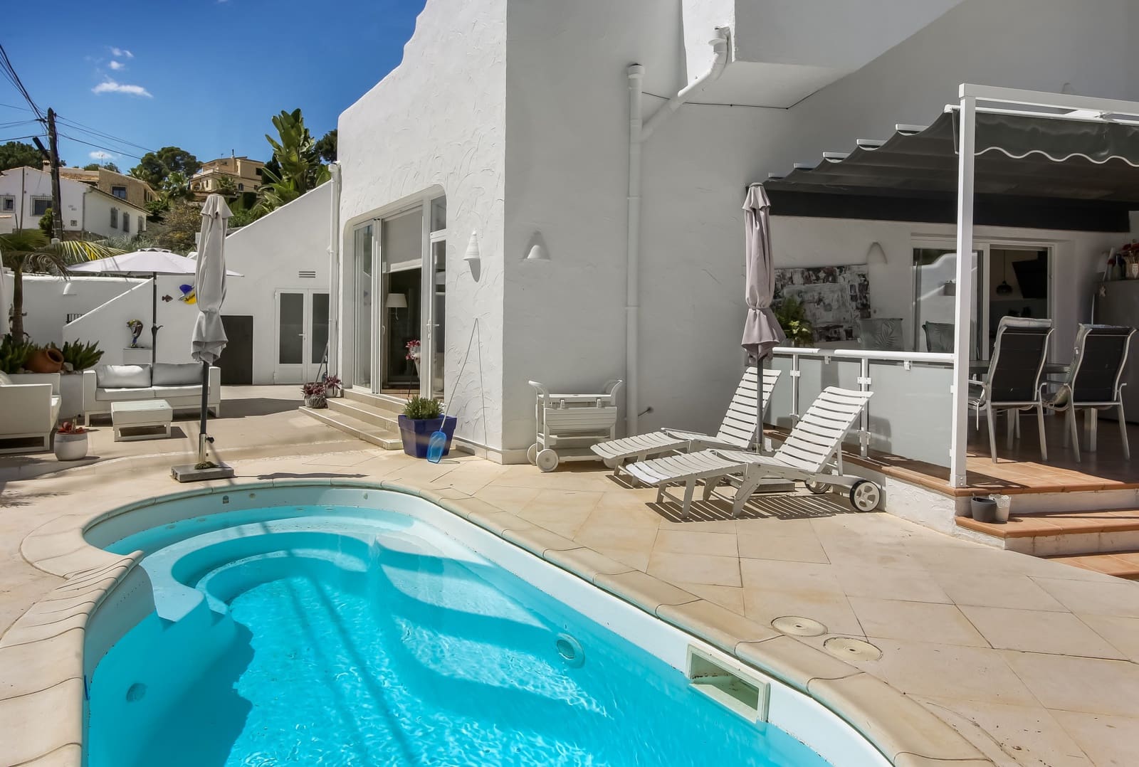 5 soveværelse Villa til salg i Moraira med swimmingpool - € 1.499.000 (Ref: 8942101)