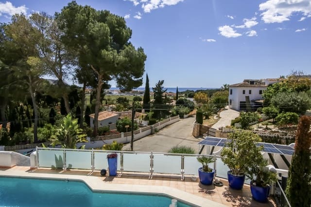5 Zimmer Villa zu verkaufen in Casco Urbano, Teulada-Moraira mit Pool - 1.499.000 € (Ref: 8942101)