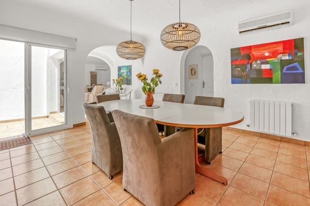 5 Zimmer Villa zu verkaufen in Casco Urbano, Teulada-Moraira mit Pool - 1.499.000 € (Ref: 8942101)