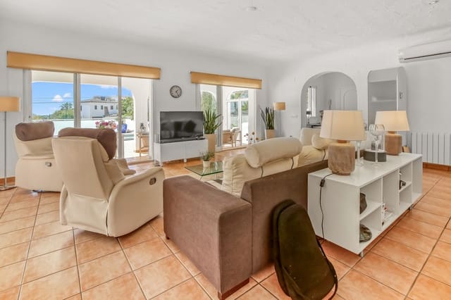 5 Zimmer Villa zu verkaufen in Casco Urbano, Teulada-Moraira mit Pool - 1.499.000 € (Ref: 8942101)