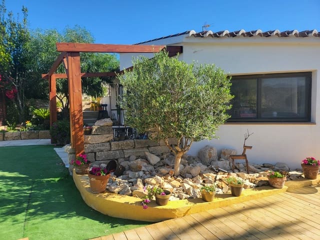 3 sypialnia Willa na sprzedaż w Teulada Pueblo, Teulada-Moraira z basenem - 530 000 € (Ref: 8942102)