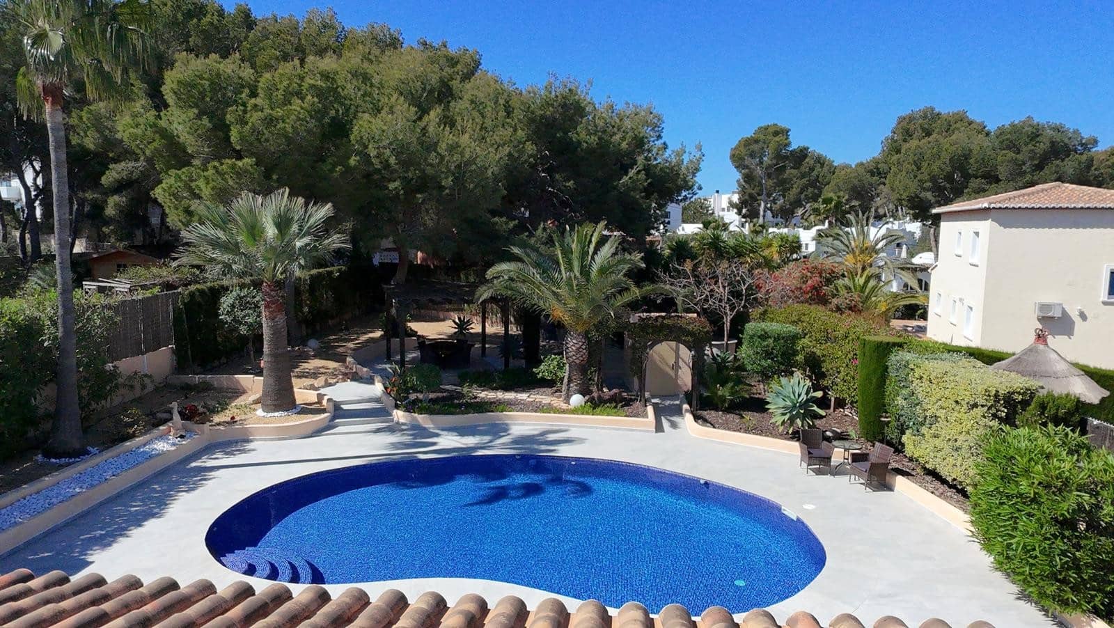 3 soveværelse Villa til salg i Moraira med swimmingpool - € 1.100.000 (Ref: 8956537)
