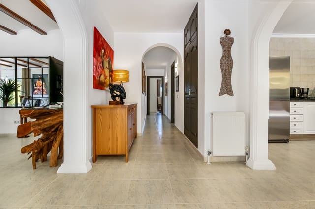 3 bedroom Villa for sale in Moravit - Cap Blanc, Teulada-Moraira with pool - € 1,100,000 (Ref: 8956537)