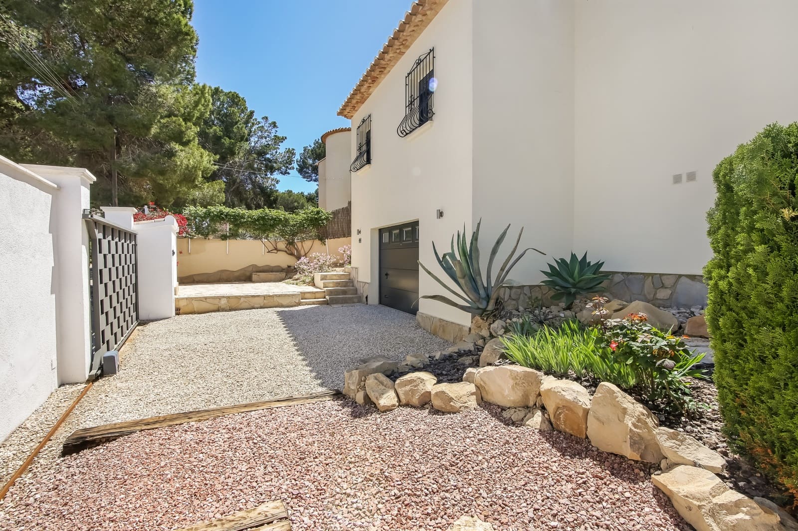 3 soveværelse Villa til salg i Moraira med swimmingpool - € 1.100.000 (Ref: 8956537)