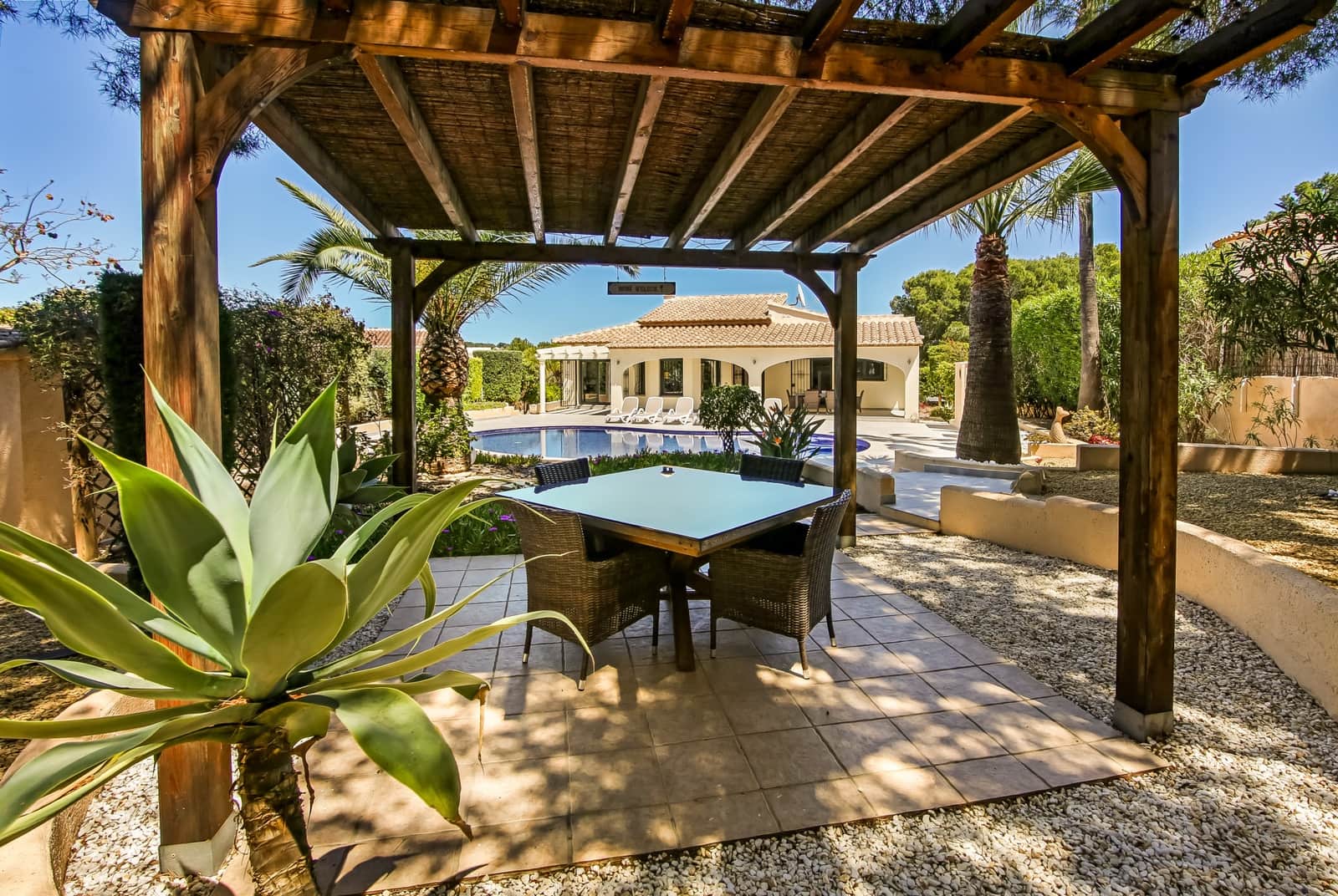 3 soveværelse Villa til salg i Moraira med swimmingpool - € 1.100.000 (Ref: 8956537)