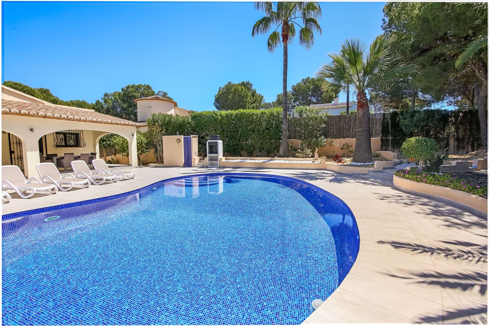 3 soveværelse Villa til salg i Moraira med swimmingpool - € 1.100.000 (Ref: 8956537)