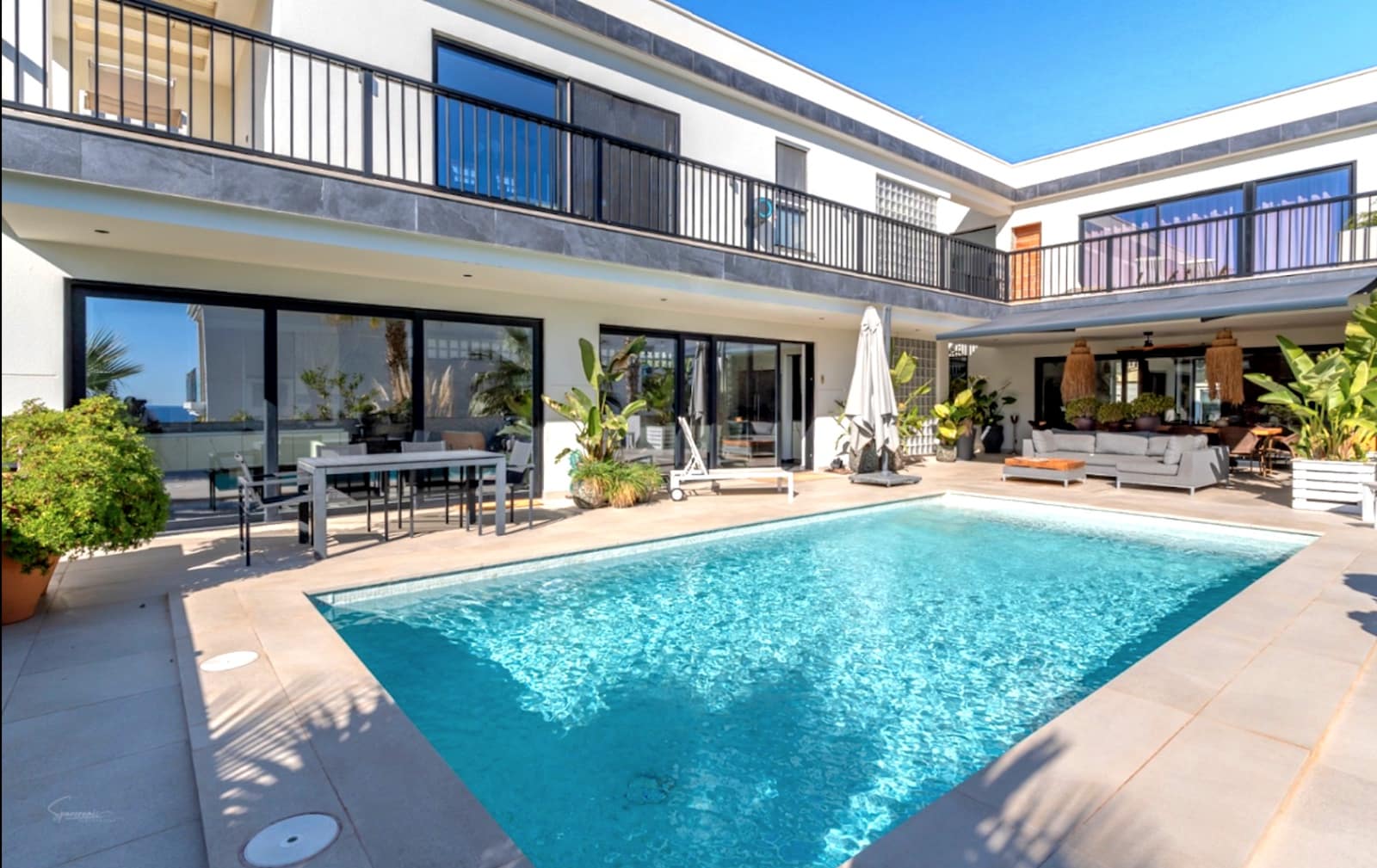 4 makuuhuone Huvila myytävänä paikassa Benissa mukana uima-altaan - 1 700 000 € (Ref: 8967920)