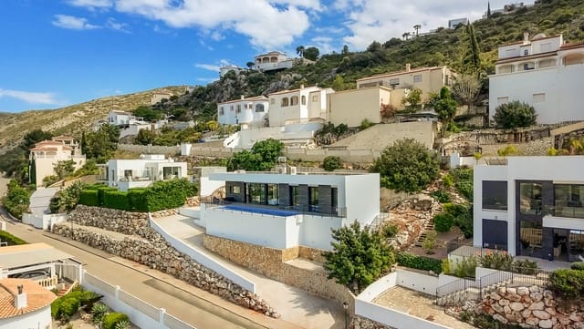 3 slaapkamer Villa te koop in Monte Solana, Pedreguer met zwembad - € 695.000 (Ref: 8978389)