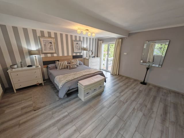 5 soveværelse Villa til salg i Javea / Xàbia med swimmingpool - € 650.000 (Ref: 8987983)