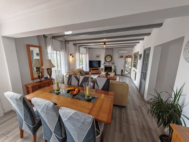 5 soveværelse Villa til salg i Javea / Xàbia med swimmingpool - € 650.000 (Ref: 8987983)