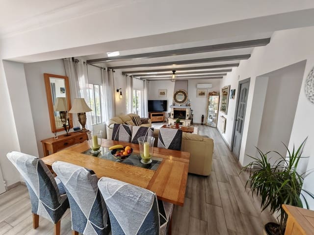 5 slaapkamer Villa te koop in Centro ciudad, Javea / Xàbia met zwembad - € 650.000 (Ref: 8987983)