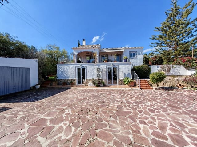 5 slaapkamer Villa te koop in Centro ciudad, Javea / Xàbia met zwembad - € 650.000 (Ref: 8987983)