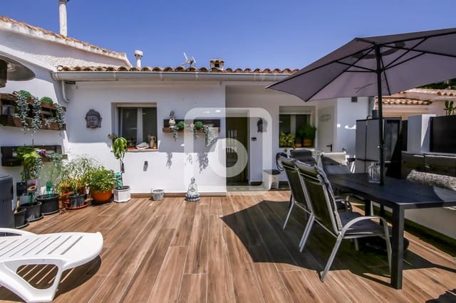 4 slaapkamer Villa te koop in Moraira, Teulada-Moraira met zwembad - € 399.000 (Ref: 9084872)