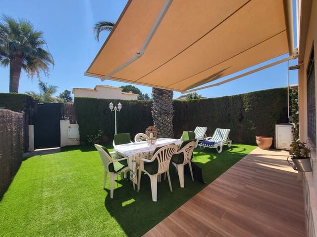 4 soveværelse Semi-Rækkehus til salg i Oliva Nova, Oliva med swimmingpool - € 450.000 (Ref: 9111491)