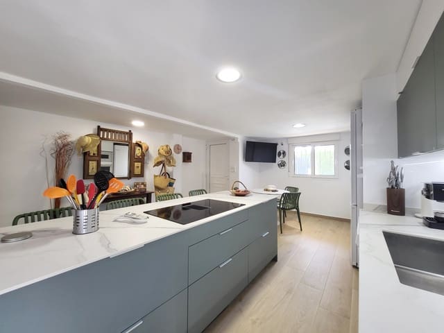 4 soveværelse Semi-Rækkehus til salg i Oliva Nova, Oliva med swimmingpool - € 450.000 (Ref: 9111491)