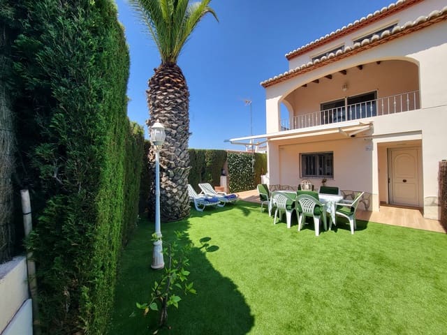 4 soveværelse Semi-Rækkehus til salg i Oliva Nova, Oliva med swimmingpool - € 450.000 (Ref: 9111491)