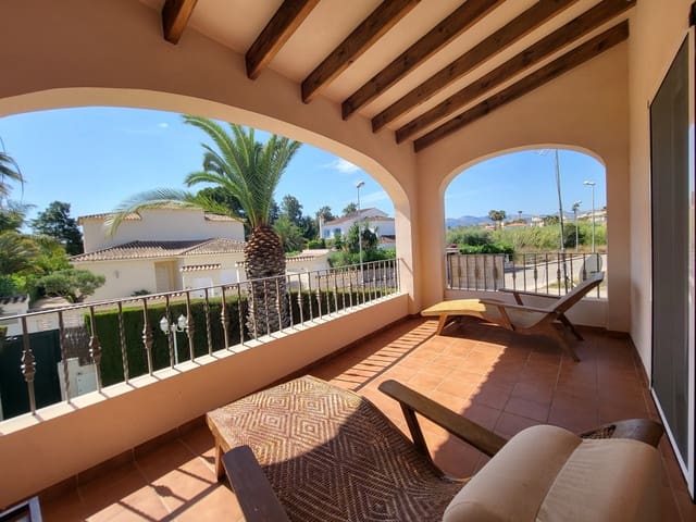 4 soveværelse Semi-Rækkehus til salg i Oliva Nova, Oliva med swimmingpool - € 450.000 (Ref: 9111491)