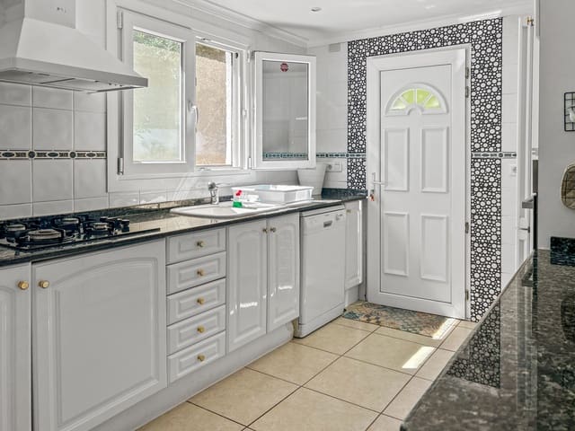 5 bedroom Villa for sale in La Granadella  - Costa Nova, Javea / Xàbia with pool - € 1,299,950 (Ref: 9115707)